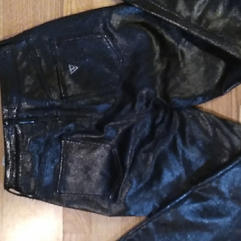 Guess - Picture 2 of 3